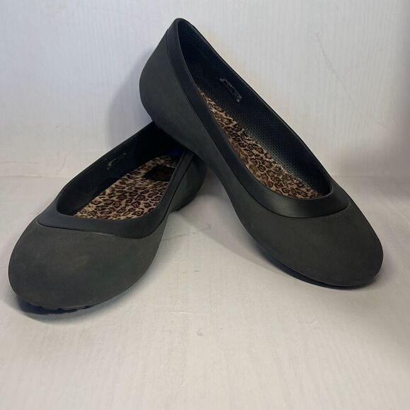 Crocs Womens 8 Shoe Mammoth Leopard Black Ballet Flat Comfortable Slip on Round - Picture 1 of 7